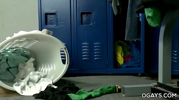 Toby Springs masturbating