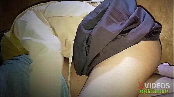 Ngentot adik tiri yang jago diatas