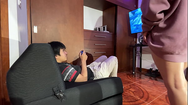 I'm interrupting my stepbrother While Playing Video Games with my mouth POV Fucked