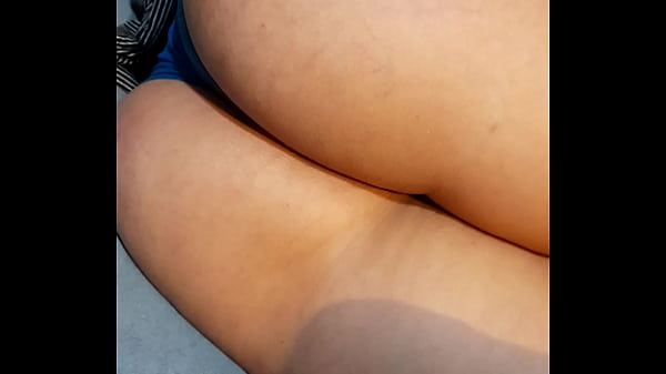 Rabuda de fio dental. 