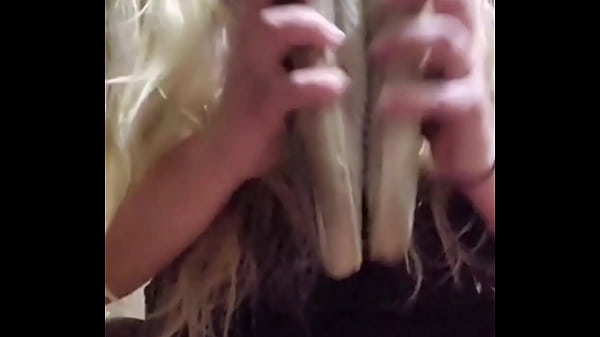 Jerk off in my slippers (joi) - with GoldieLox