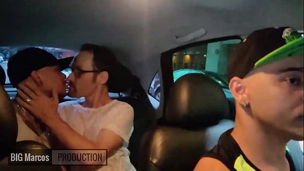 Os putos deixaram o motorista com muito tes&atilde;o  