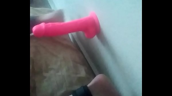 She loves to fuck her dildo