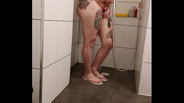 Alina getting full of soap in her ass  