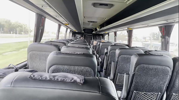 Se la chup&eacute; en el bus 