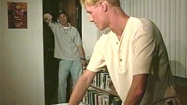 Pacific Sun - Travlin Wild - scene 5 