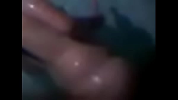 Tremenda nalgona ba&ntilde;andose