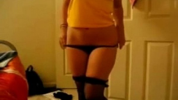 Amateur girl on bedroom cam with dildo  