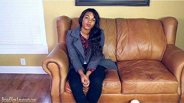 Amateur girl Skylar at porn audition squirting