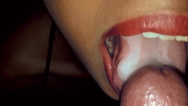 Recopilacion de corridas y leche en la boca de la zorra de mi vecina