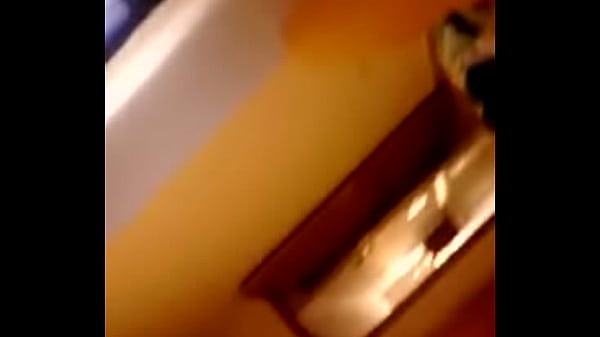 Joven gordita masturbandose pensando en mi