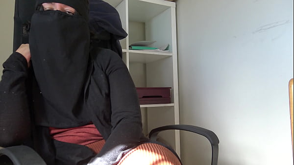 Egyptian Cuckold Wife Cheating And Uses Very Dirty Words