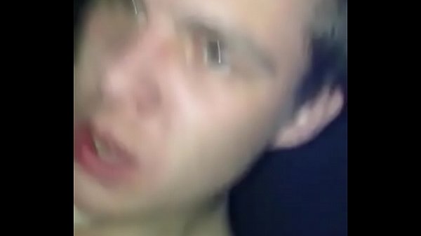 Русская девушка сосет в подъезде и просит кончить ей в ротик на кроватке