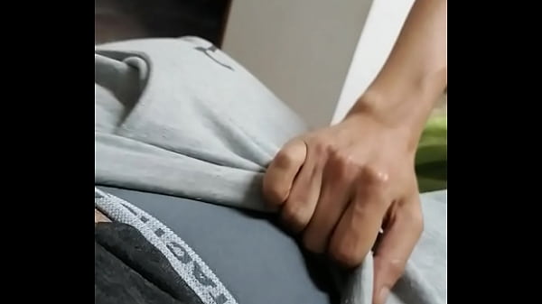 T&iacute;o hetero se deja tocar