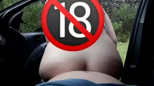 Esposa safada tomando no cu  