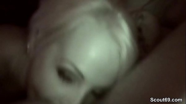 One Night Stand lutscht Schwanz und Eier in Nightvision Video