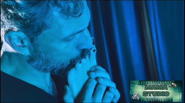 Mama Studio em em Fetiche por p&eacute;s, sexo intenso - Gratis