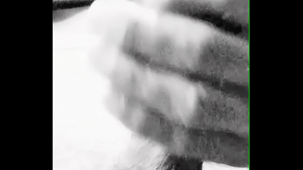 Mostrando los cocos chileno