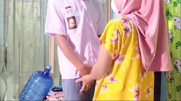 Kakak ipar ajak ngentot ketika mau berangkat ke sekolah  