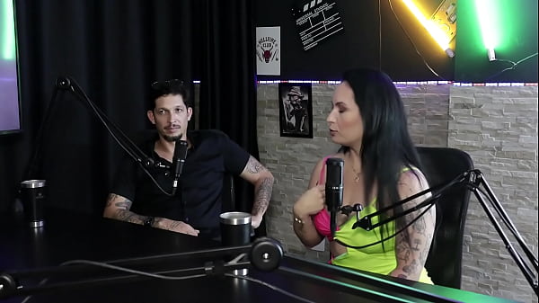 Transaram a noite inteira na sa&iacute;da mais louca que fizeram, ela negou alguns fetiches e ele recusou um com cachorro, al&eacute;m de n&atilde;o gostar de dp - Joice Muller & Rennan Delgado