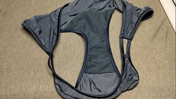 Me vine sobre los calzones nuevos de mi compa&ntilde;era