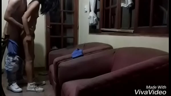 penetrada cuando papis se van!