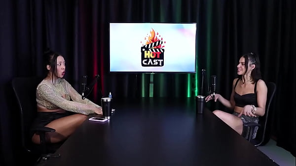 O ex-namorado ensinou ela como dar o cu, e o prazer no anal - Debora Andrade (SHEER/RED)