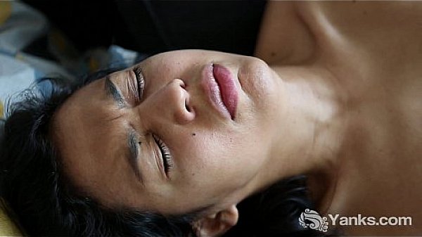 Sexual Brunette Lina Rubs Her Pussy