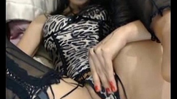 Sexy masked cam model ass fingering