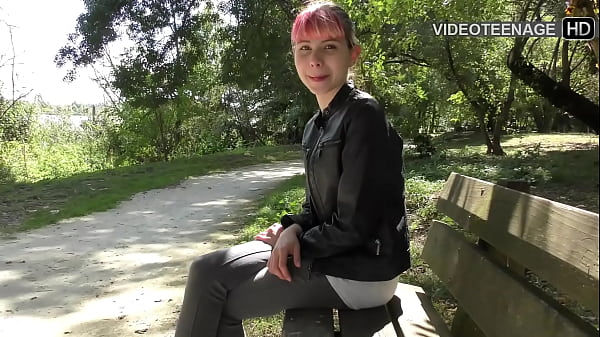 cute 18 years Luna does anal porn casting