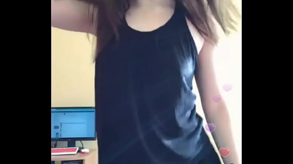 G&aacute;i Nga show h&agrave;ng tr&ecirc;n bigo