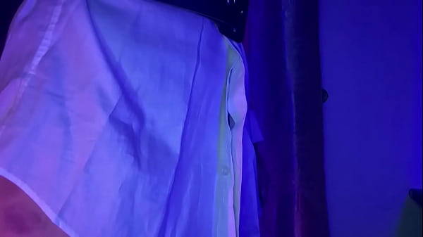 Striptease de #kodabratz, se quita toda la ropa parte 1