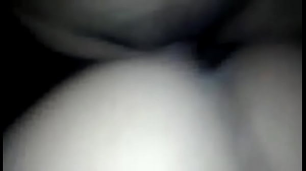 Peruana gimiendo fuerte en mi carro