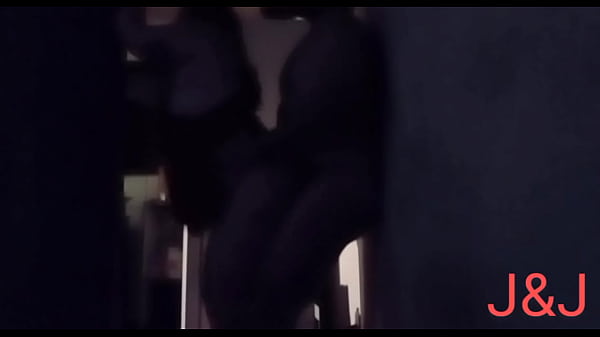 Ela quis fazer no escurinho escondido