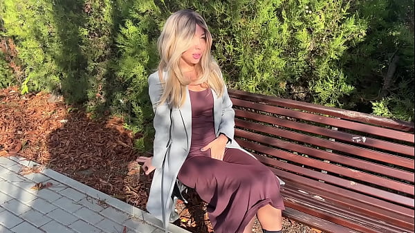 saw a blonde masturbating in the park, gave it to her mouth and fucked in public