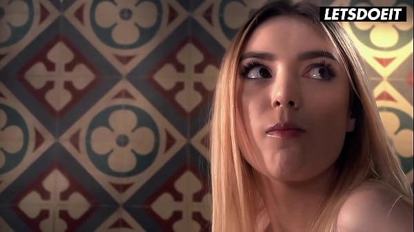 Sexy Babe Paola Hard Raunchy Fuck In The Kitchen - LETSDOEIT