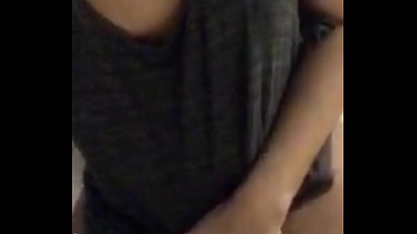 Tetas grande en el ba&ntilde;o