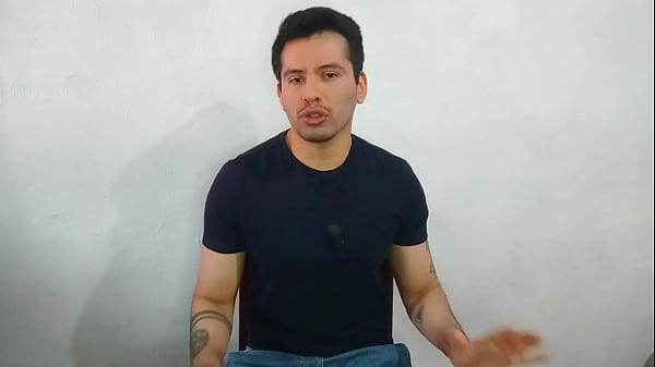 Paciente penetra a pelo al enfermero del hospital.