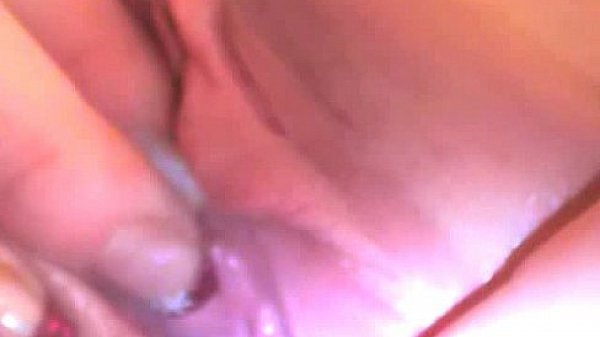 Beautiful GF Gloria stretching pussy wide