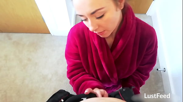 Beautiful real amateur Chloe Carter's thrilling homemade sex tape