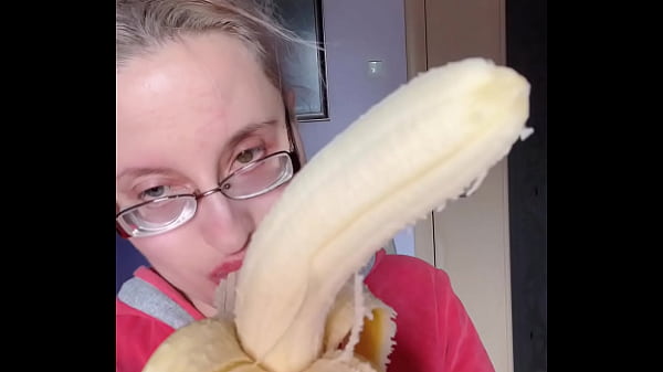 Bimbo Giantess with Lipstick and banana  