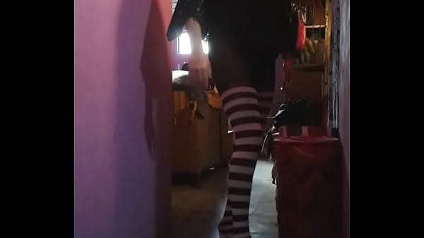 Michelle travesti medias rayadas sin tanga