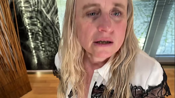 Self-made video with closeups of my hot big prolapse pussy