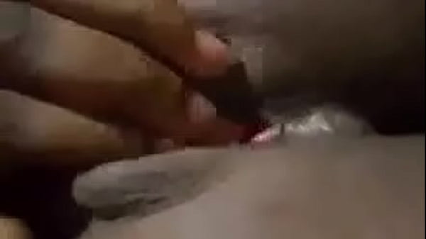 New girl in the hood masturbate2