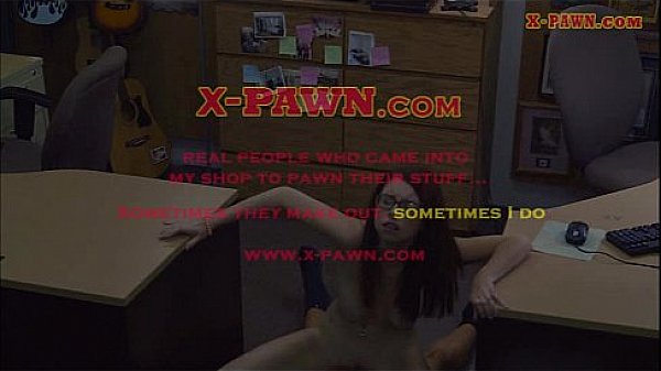 Amateur in glasses got her pussy pounded for a ring