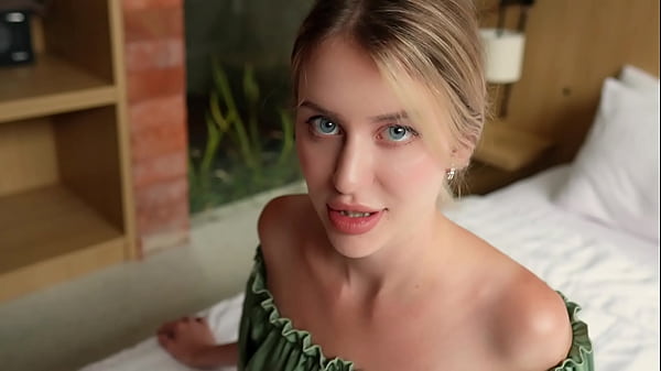 He Got Turned on byHis Stepsister Wearing Cute Stockings and Persuaded her to have Good Sex