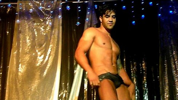 GOGO BOY EDUARDO CORREA