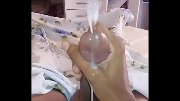 Preto casado batendo 