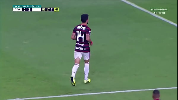 Uruguaio empurrando tudo na cachorrinha do Cear&aacute;