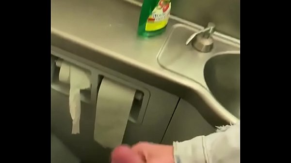 I got bored on the plane , went to pee and jerk off at the same time...